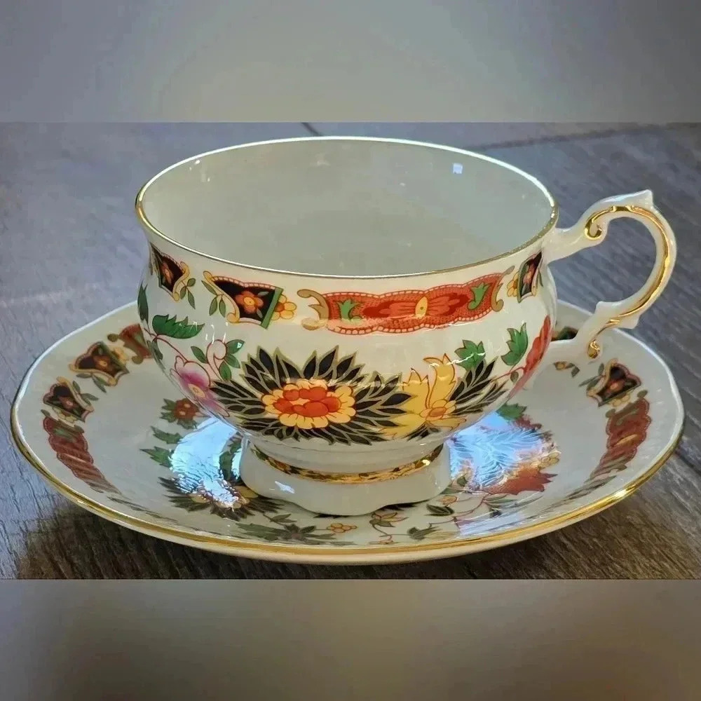 Vintage Oriental Elizabethan Fine Bone China Teacup & Saucer England Imari Style - Picture 3 of 9